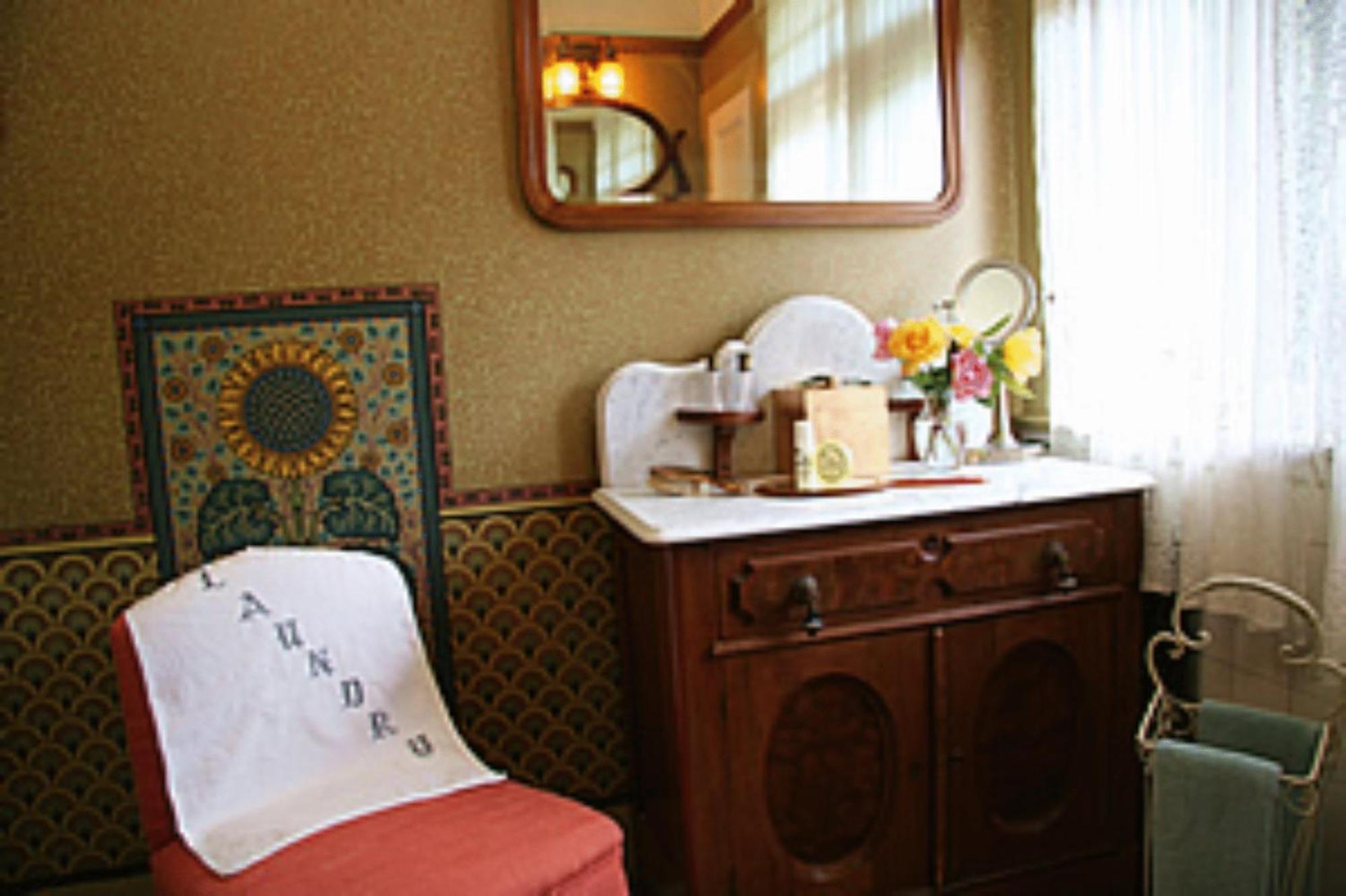 The Jabberwock Bed & Breakfast Монтерей Экстерьер фото